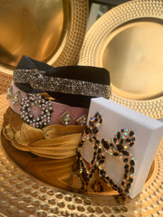 Holiday looks. 4 pieces set: 3 pair of headbands 1 pair of earring.