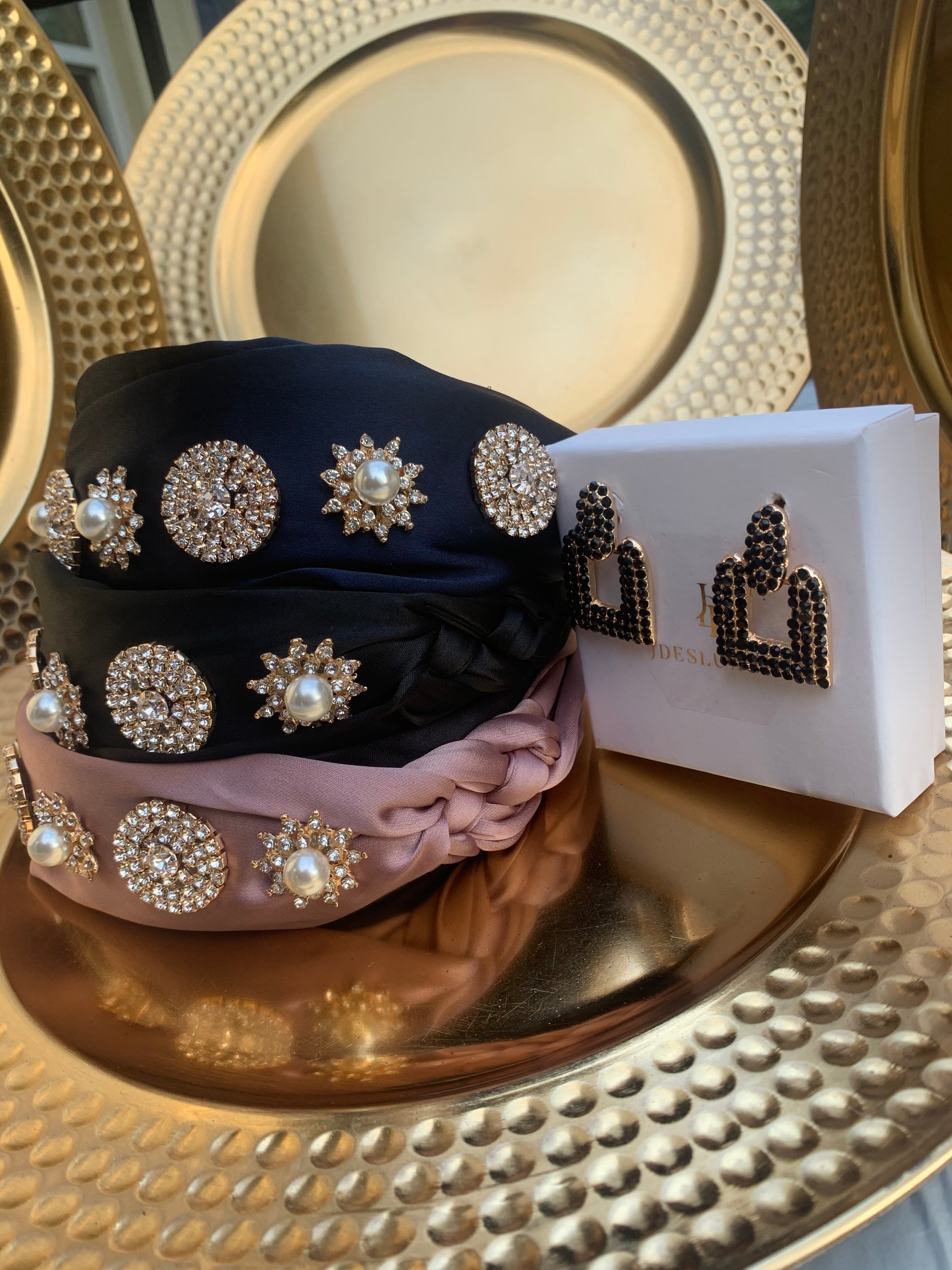 Holiday looks. 4 pieces set. 3 headbands 1 pair of earring