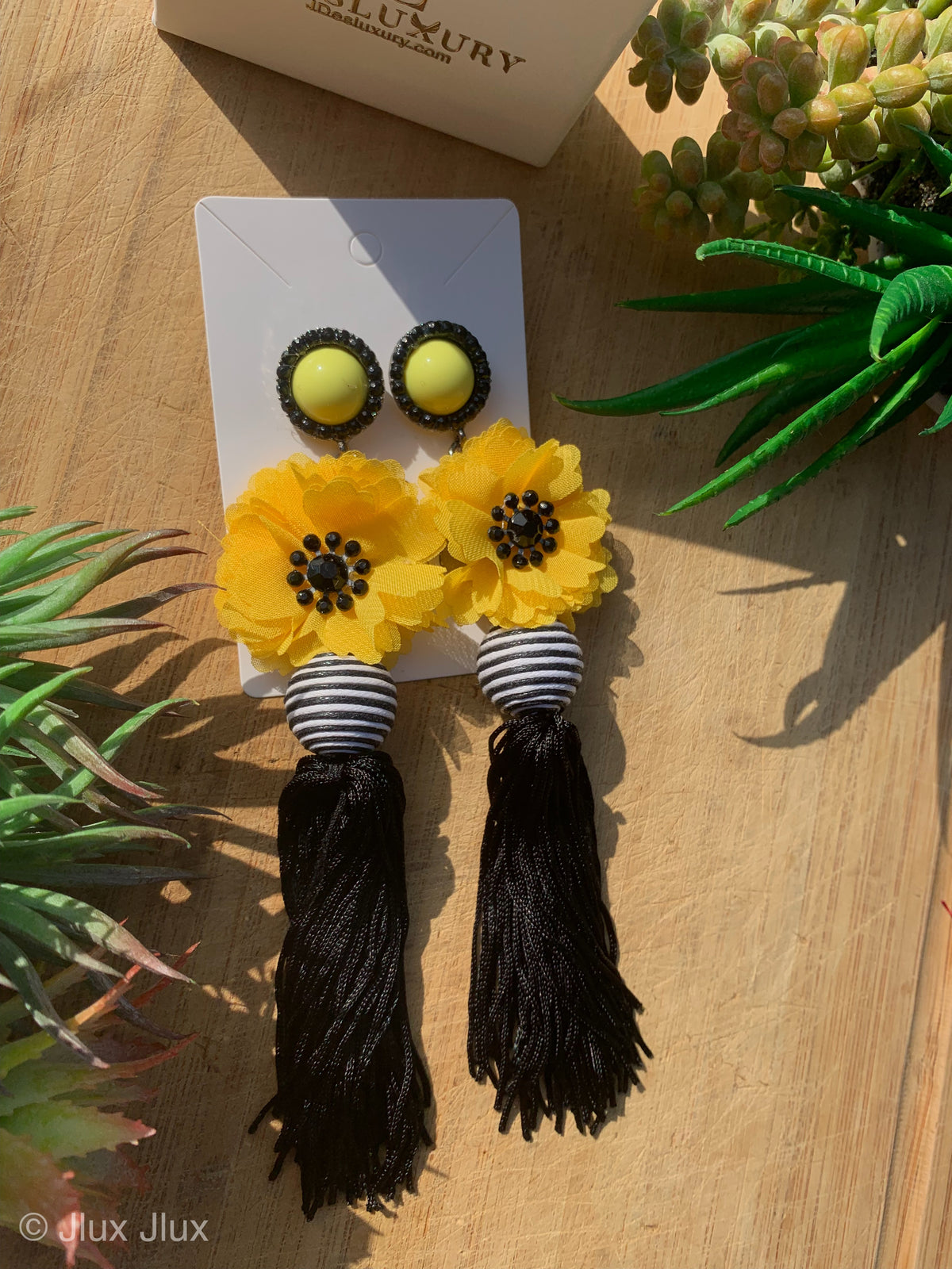 VACA FLOWER EARRINGS - YELLOW