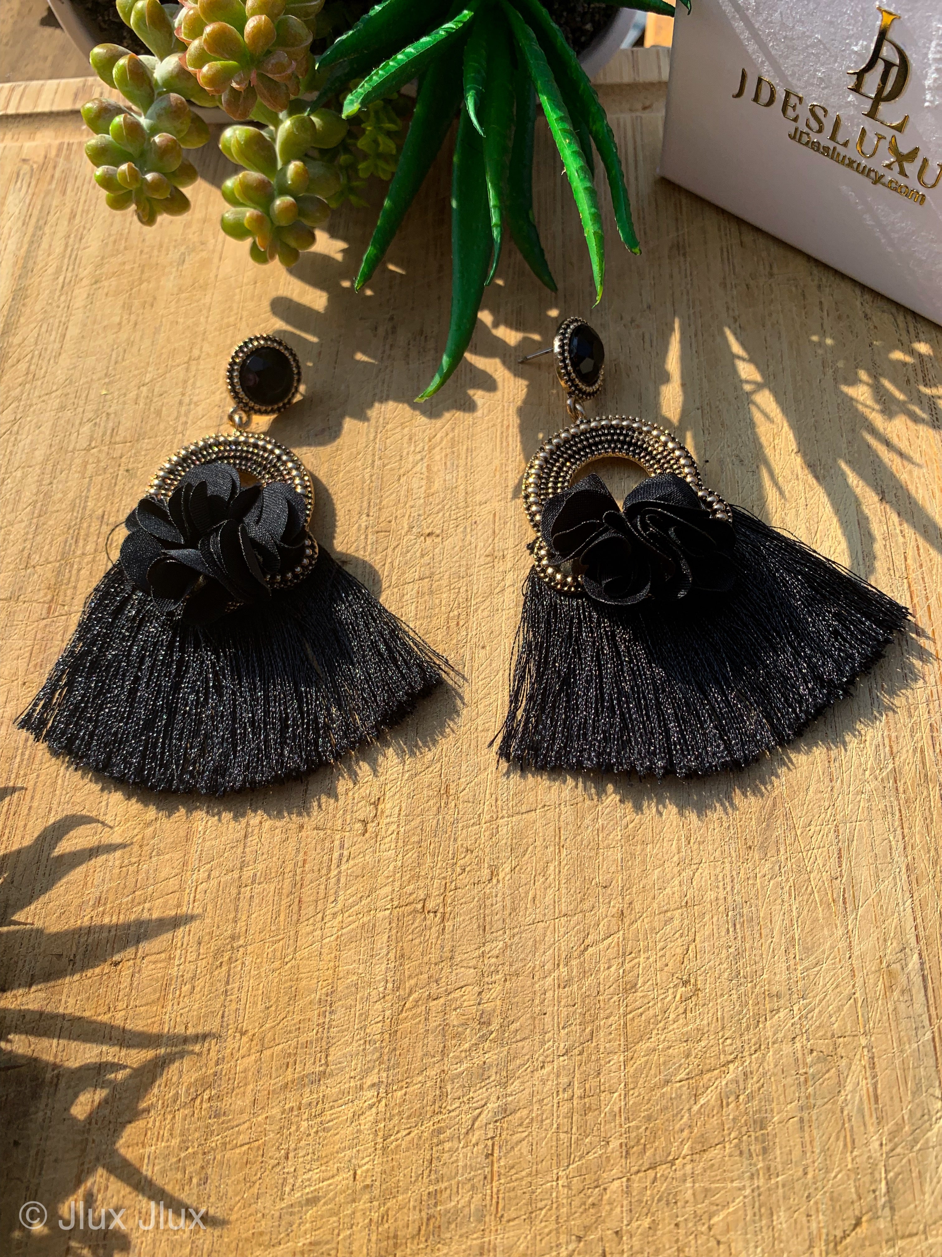 SUNSET BLACK EARRINGS