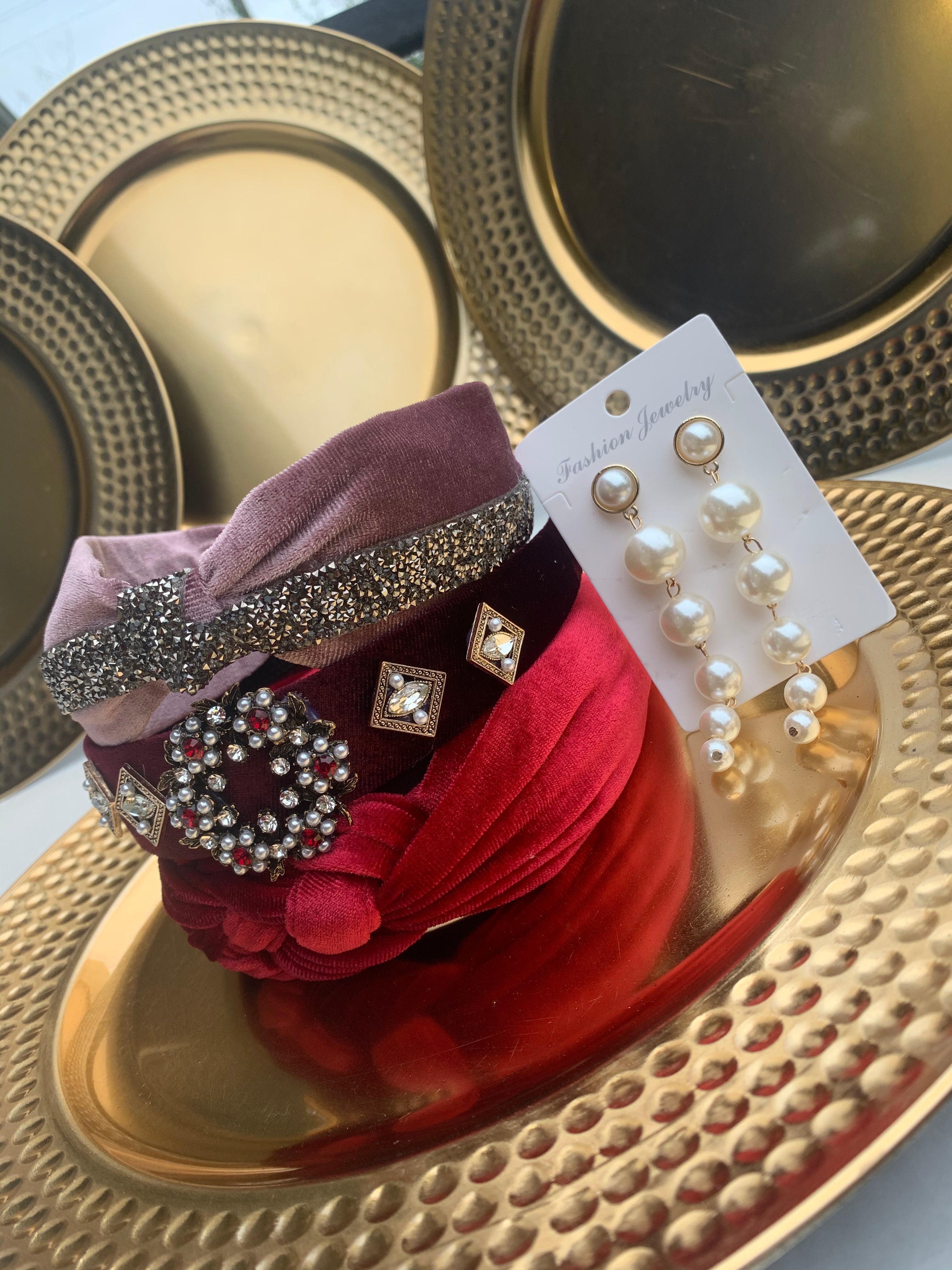 4 pieces set. 3 headband 1 pair of earring.