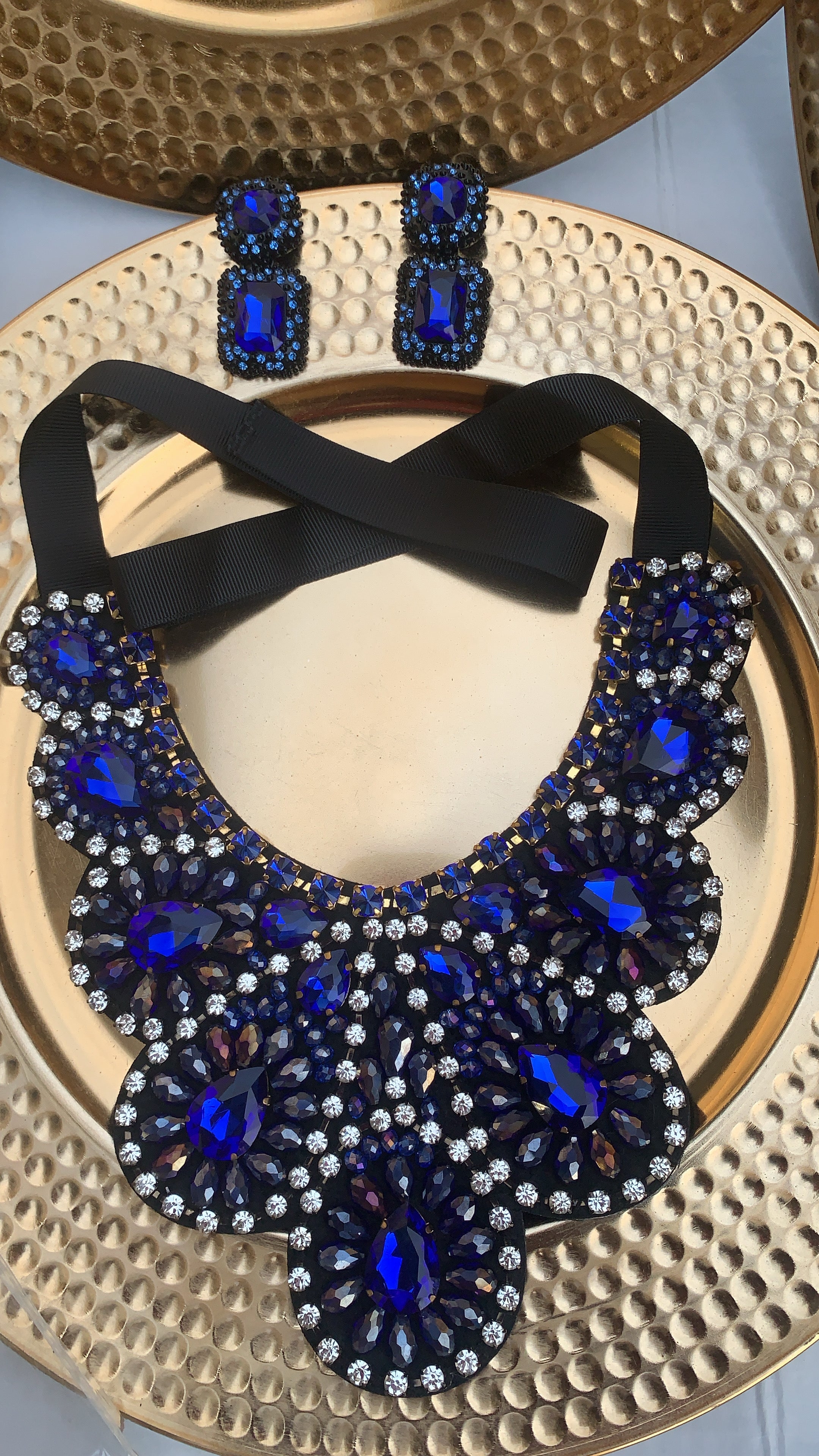 Bundle deals—one set of rhinestone necklace and one pair of earring