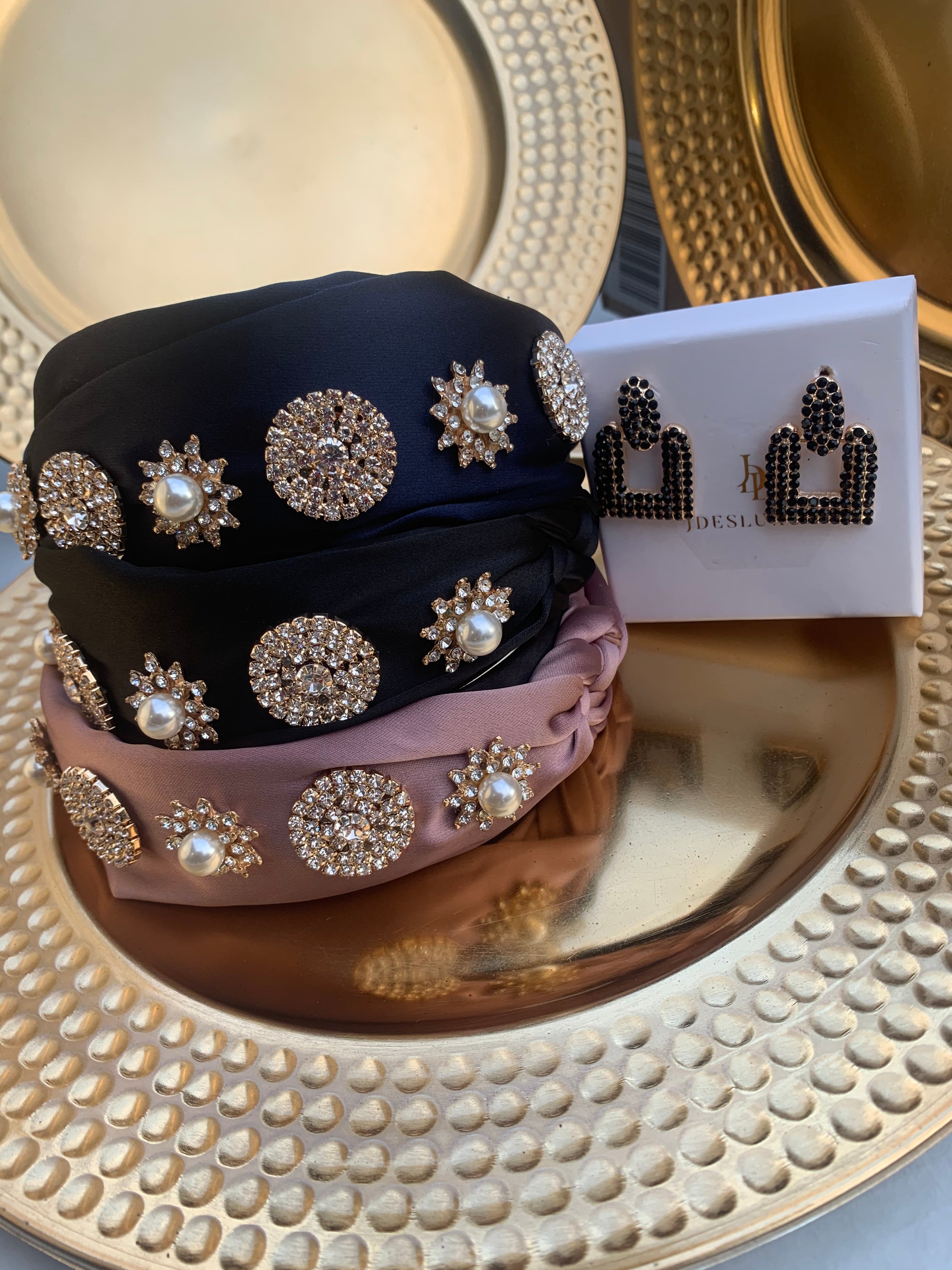 Holiday looks. 4 pieces set. 3 headbands 1 pair of earring.