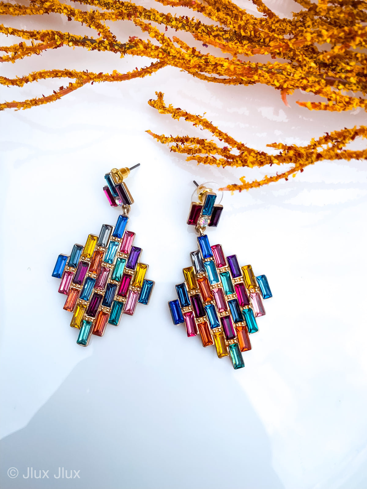 MULTI-COLOR CRYSTAL DIAMOND SHAPE EARRING