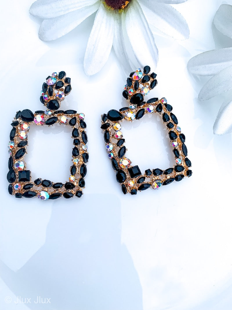 PICK ME EARRINGS - BLACK