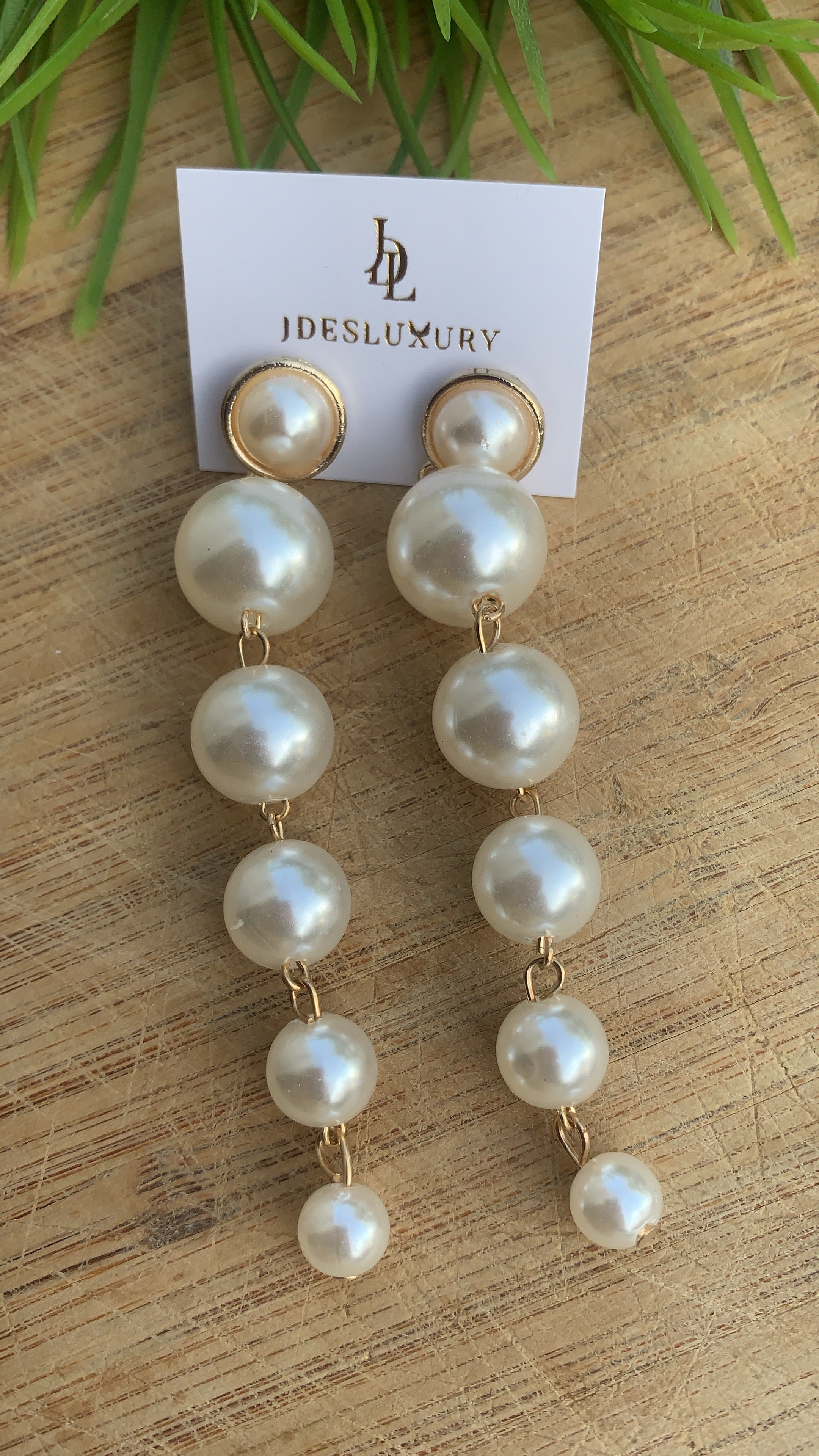 Bundle deals— two pair of earrings.