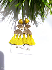 HALF TASSEL EARRING